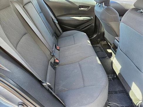 Used 2020 Toyota Corolla LE image 18