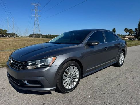 Used 2016 Volkswagen Passat 1.8T SE image 2