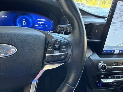 Used 2020 Ford Explorer Platinum w/ Premium Technology Package AWD/4WD image 41