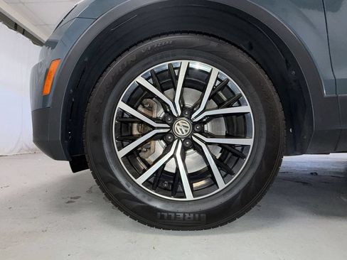 Used 2021 Volkswagen Tiguan SE AWD/4WD image 14
