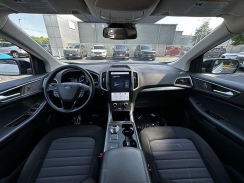 Certified 2023 Ford Edge SE w/ Black Appearance Package AWD/4WD image 3