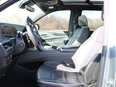 Used 2024 Cadillac Escalade Sport image 17