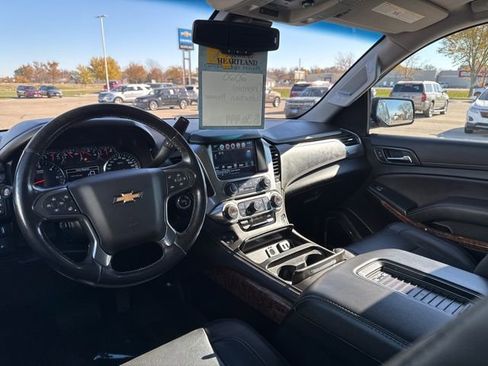Used 2020 Chevrolet Suburban Premier image 8