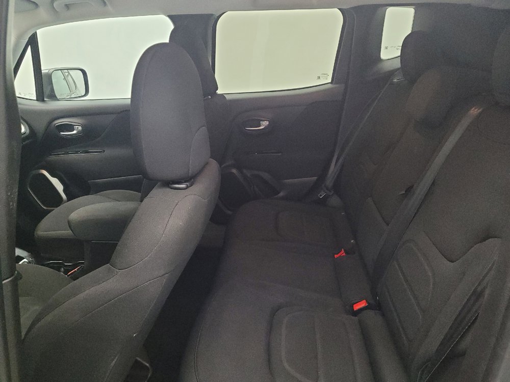 Used 2020 Jeep Renegade Latitude w/ Popular Equipment Group FWD image 18