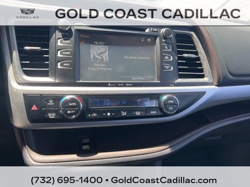 Used 2018 Toyota Highlander Plus AWD/4WD image 21