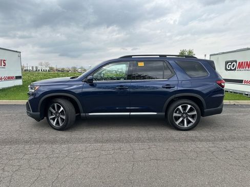 Used 2024 Honda Pilot Elite image 11