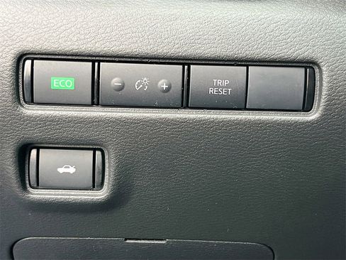 Used 2025 Nissan Sentra SR image 10