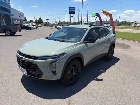 New 2026 Chevrolet Trax ACTIV w/ Driver Confidence Package FWD image 2