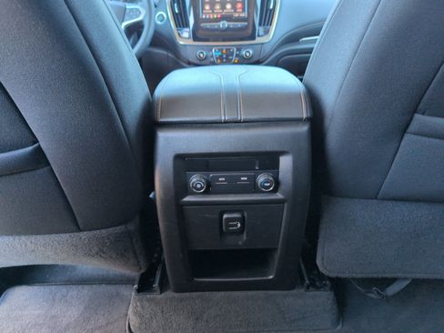 Used 2020 Chevrolet Traverse LS image 30