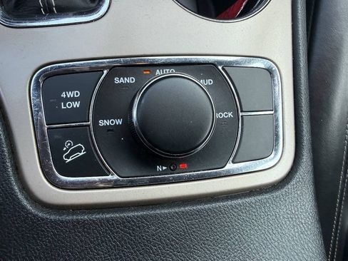 Used 2017 Jeep Grand Cherokee Limited AWD/4WD image 27