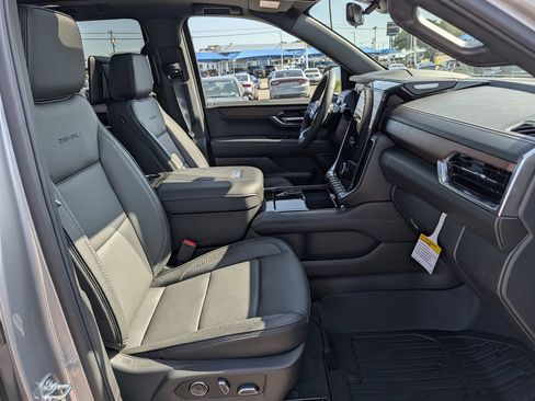 New 2026 GMC Yukon Denali w/ Denali Reserve Package AWD/4WD image 34