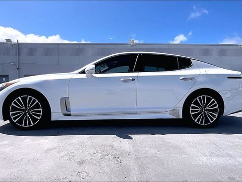 Used 2018 Kia Stinger Premium RWD image 3