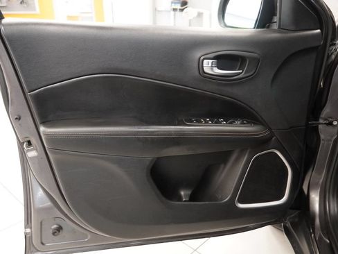 Used 2018 Jeep Compass Latitude w/ Popular Equipment Group AWD/4WD image 16
