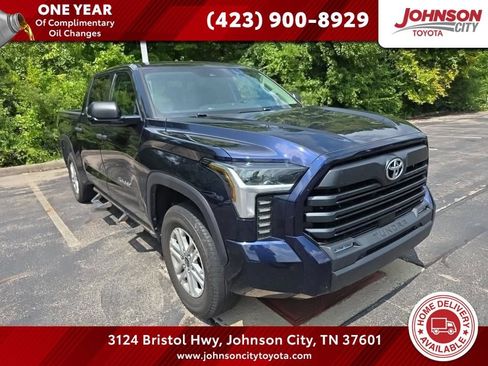 Used 2023 Toyota Tundra SR5 w/ SR5 Convenience Package AWD/4WD image 1