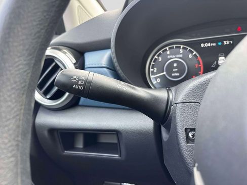 Used 2025 Nissan Versa SV w/ Trunk Package image 28