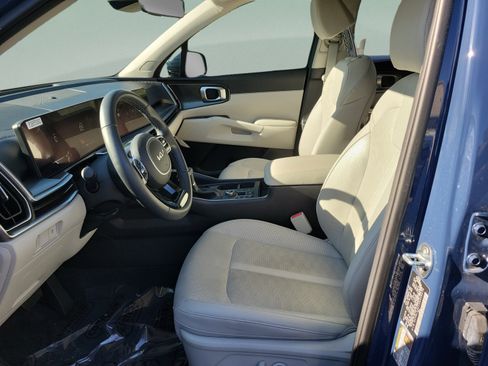 Certified 2025 Kia Sorento S FWD image 16