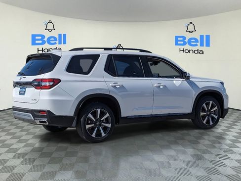 New 2025 Honda Pilot Elite image 3