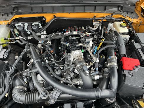 Used 2022 Ford Bronco Wildtrak image 29