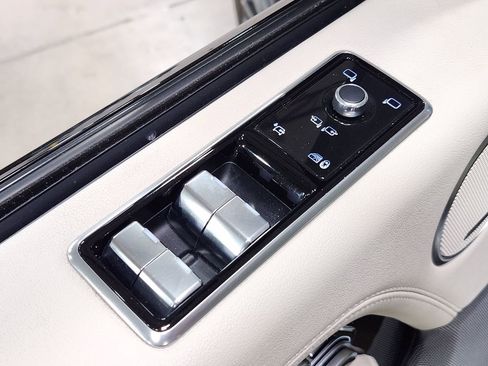 Used 2019 Land Rover Range Rover Supercharged image 44