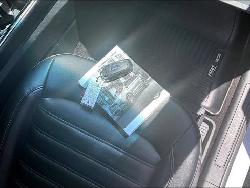 Used 2019 Ford Edge SEL w/ Equipment Group 201A FWD image 10