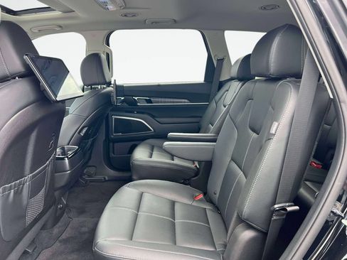 Used 2025 Kia Telluride EX w/ EX Captain's Chair Package AWD/4WD image 11