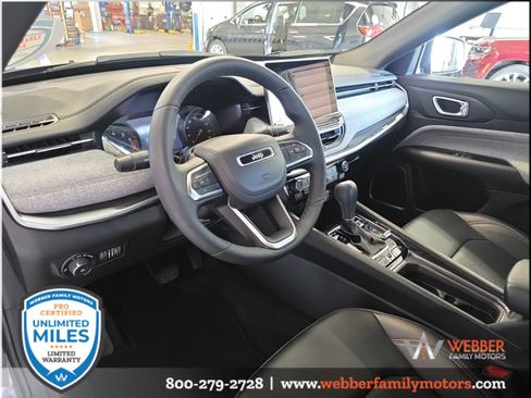 Used 2024 Jeep Compass Latitude AWD/4WD image 12