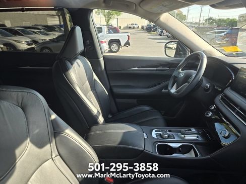 Used 2023 INFINITI QX60 Sensory w/ Vision Package AWD/4WD image 9