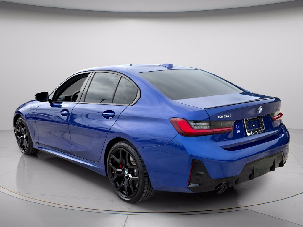 Used 2026 BMW 330i Sedan w/ M Sport Package RWD image 4