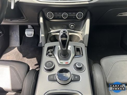 Used 2022 Alfa Romeo Stelvio Veloce image 15