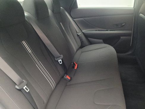 Used 2025 Hyundai Elantra Sport image 19