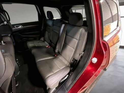 Used 2021 Jeep Grand Cherokee Laredo w/ Security & Convenience Group AWD/4WD image 23