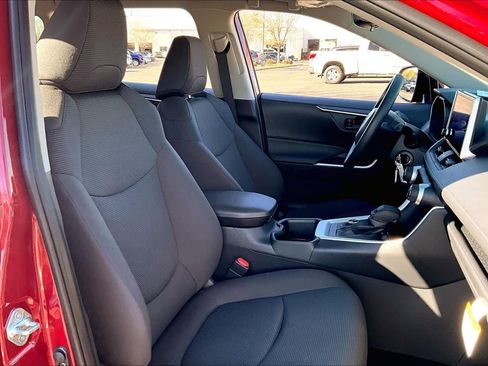 Used 2025 Toyota RAV4 LE image 7