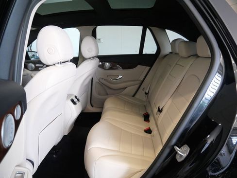 Used 2017 Mercedes-Benz GLC 300 4MATIC image 25