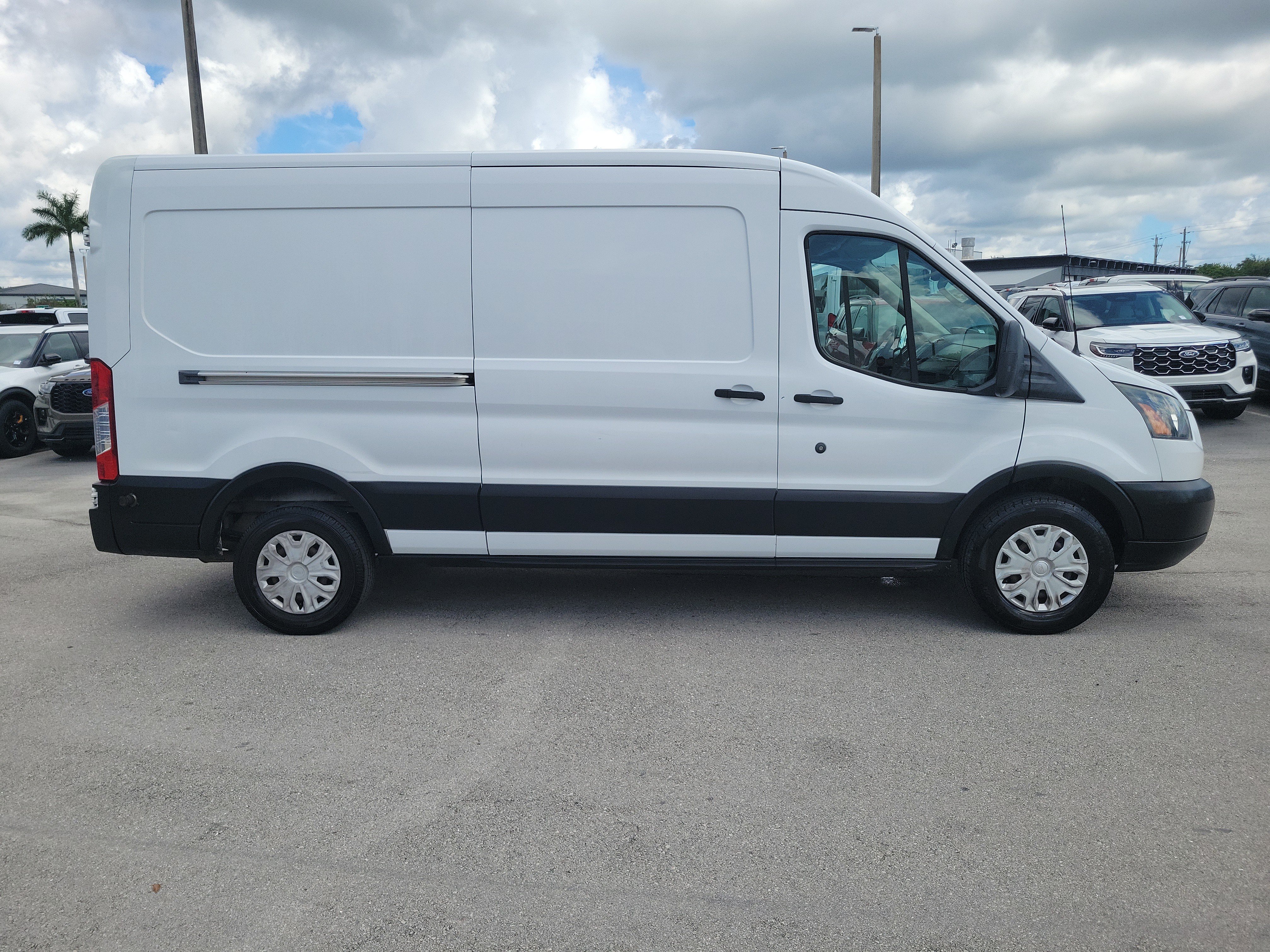 Used 2019 Ford Transit 250 148 Medium Roof w/ Interior Upgrade Package RWD image 4