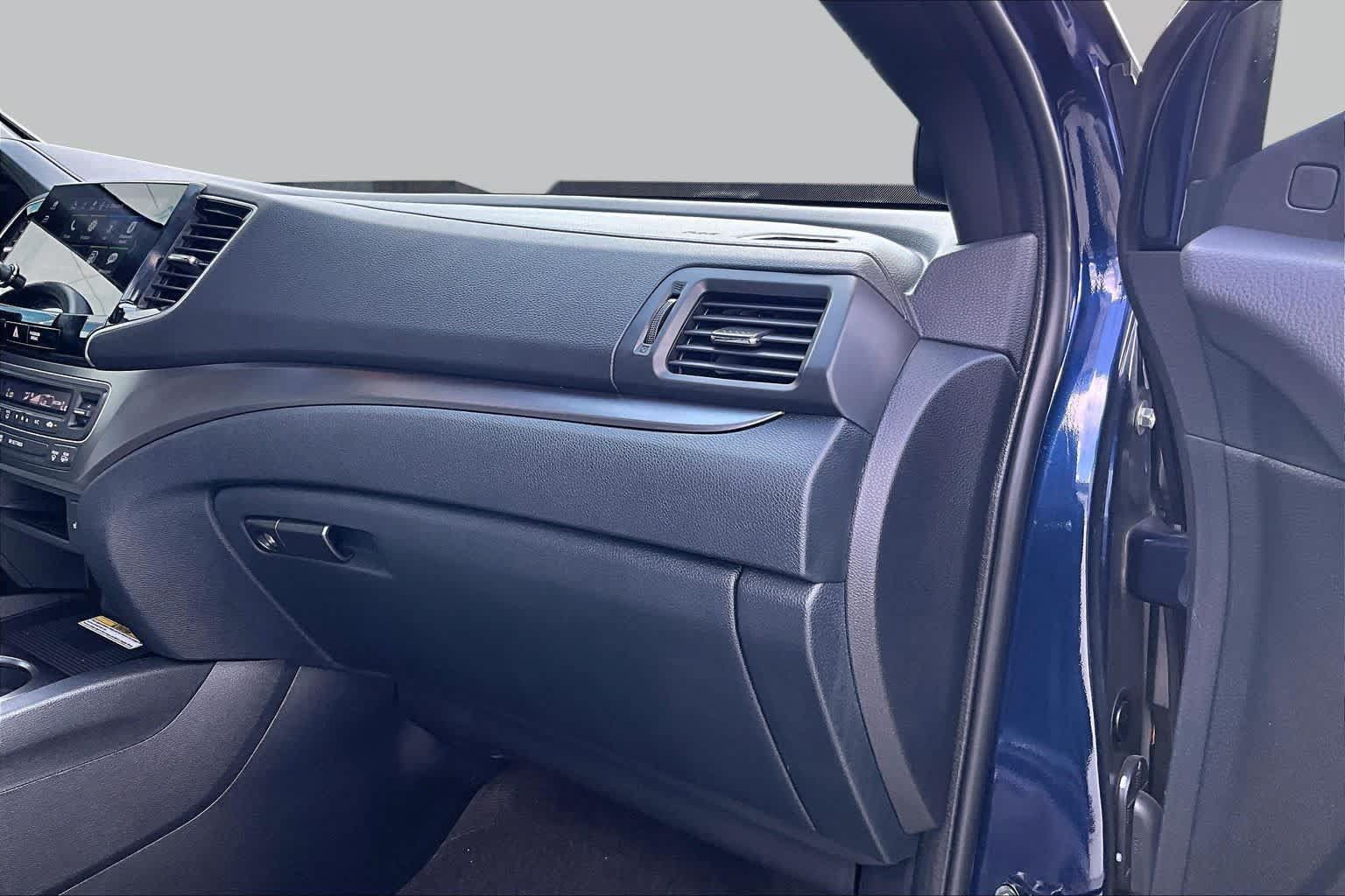Used 2023 Honda Passport EX-L image 16