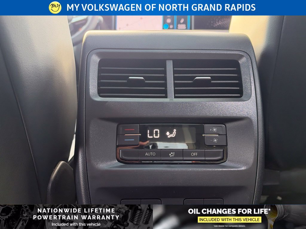 New 2027 Volkswagen Atlas SEL R-Line AWD/4WD image 21