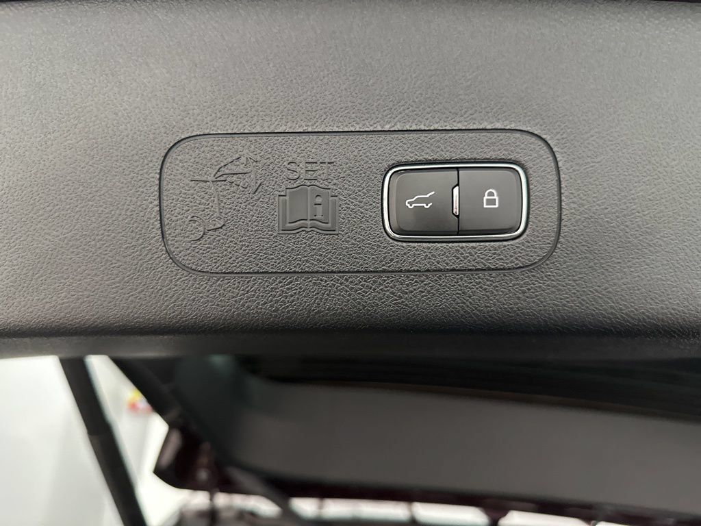 Used 2023 Lincoln Aviator Reserve w/ Equipment Group 201A AWD/4WD image 48