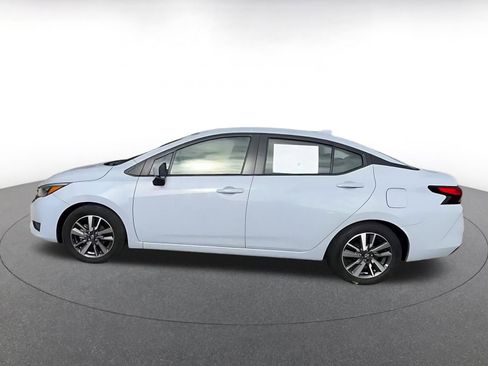 Used 2025 Nissan Versa SV FWD image 9