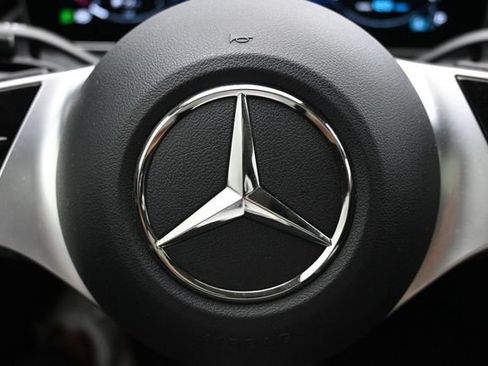 Used 2022 Mercedes-Benz C 300 Sedan image 10