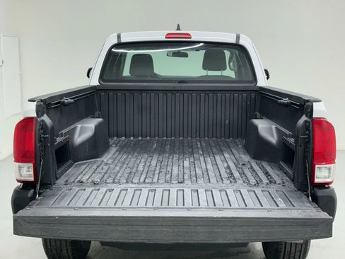 Used 2017 Toyota Tacoma 2WD Access Cab image 31