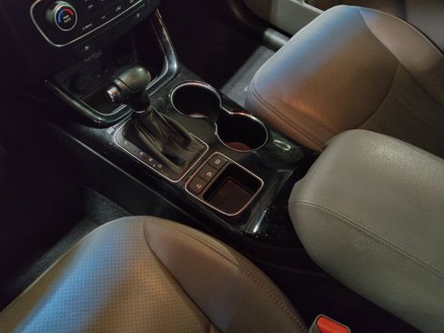 Used 2015 Kia Sorento SX image 26