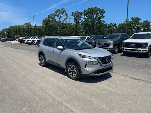 Used 2022 Nissan Rogue SV FWD image 4