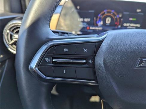 Used 2025 Chevrolet Equinox ACTIV w/ Safety and Technology Package image 13