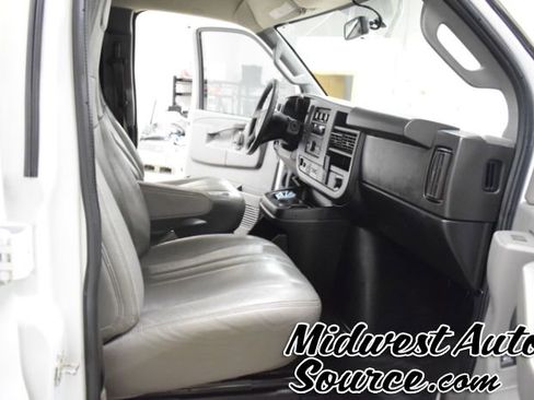 Used 2019 Chevrolet Express 2500 Extended w/ Driver Convenience Package image 19