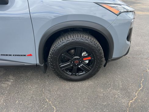 Used 2025 Nissan Rogue SV image 10