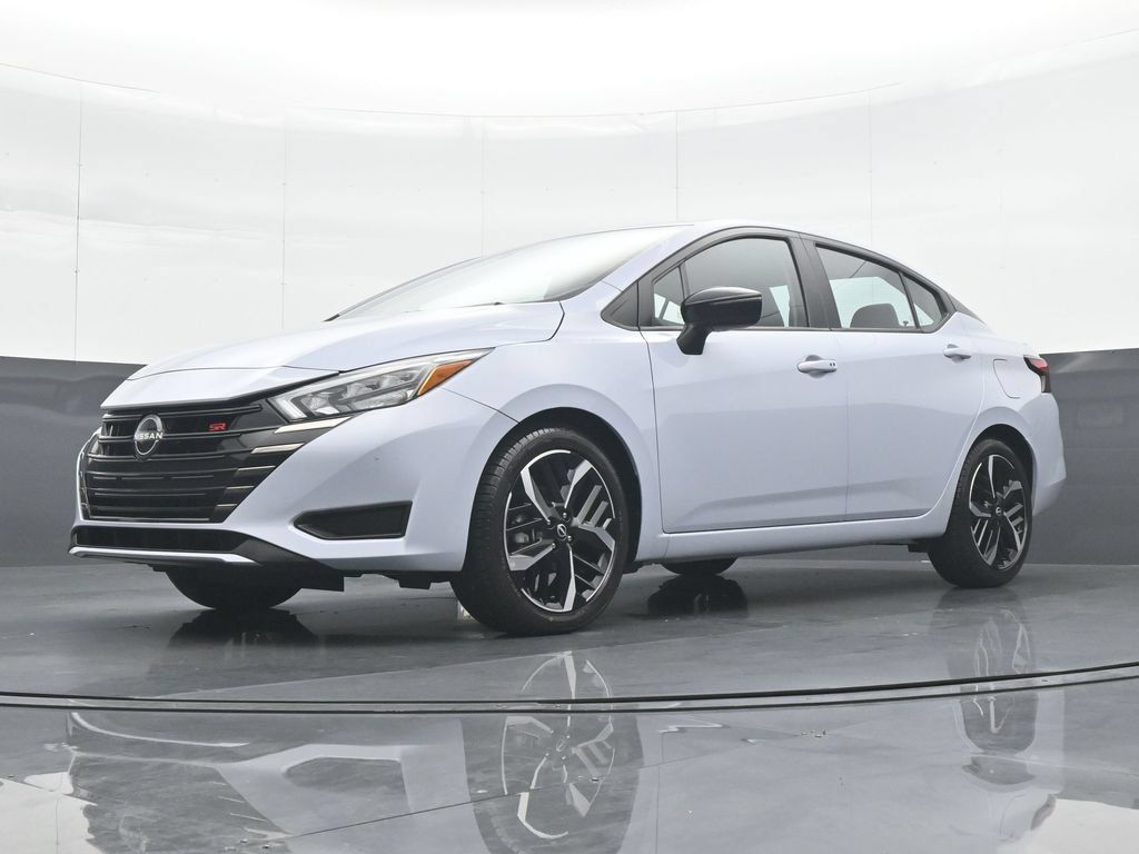 Used 2024 Nissan Versa SR FWD image 27