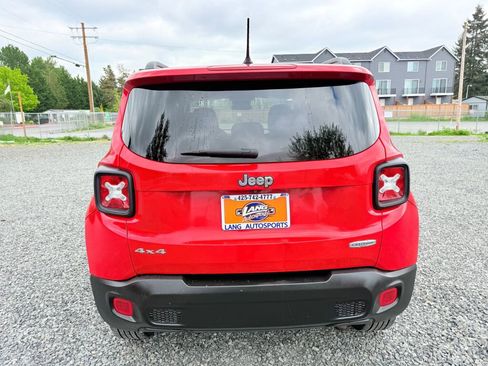 Used 2017 Jeep Renegade Latitude AWD/4WD image 4