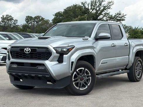 Used 2025 Toyota Tacoma TRD Sport AWD/4WD image 41