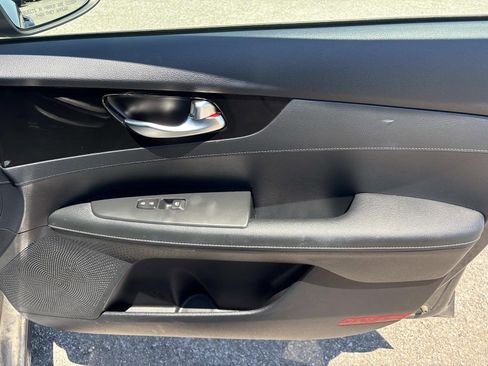 Used 2019 Kia Forte EX FWD image 19