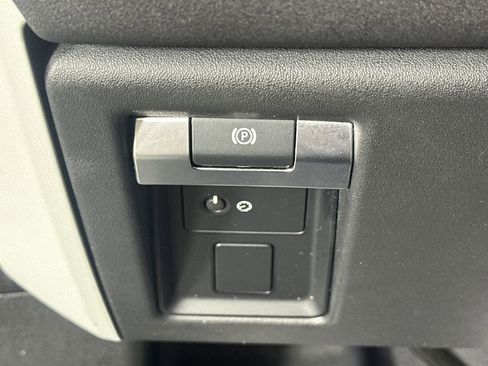 Used 2022 Land Rover Defender 110 AWD/4WD image 31